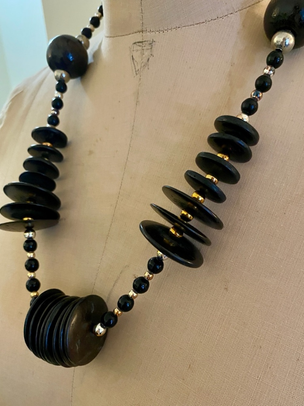 Vintage (80s) Beaded and wooden statement large necklace